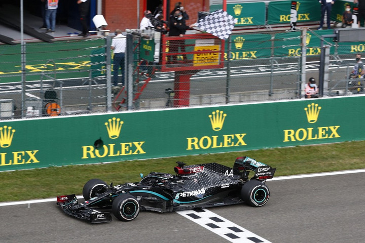 Rajt-cél győzelmet aratott Lewis Hamilton Belgiumban