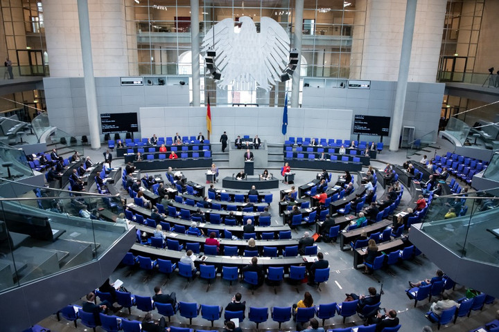 A németek fele kihagyná az SPD-t a kormányból