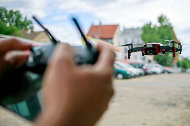 Mobilalkalmazás támogatja a drónok szabályos és biztonságos üzemeltetését