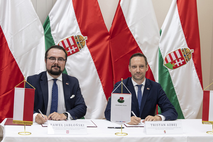 Fotó: MTI/Szigetváry Zsolt Magyar-lengyel humanitárius együttműködésről írtak alá megállapodást