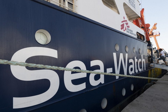 Feloldották a Sea-Watch 4 civilhajó hatósági zárlatát