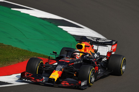Forma-1: Verstappen nyert Silverstone-ban