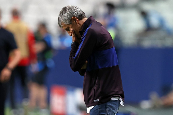 Menesztik az FC Barcelona vezetőedzőjét