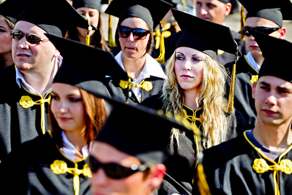 Több egyetemen már osztják a nyelvvizsga nélküli diplomákat