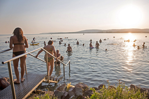 Ezen a három hazai strandon nem biztonságos a fürdőzés