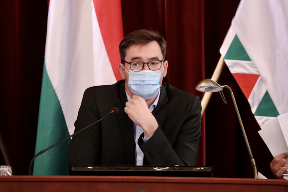 Fidesz: Az egyik szemünk sír, a másik nevet