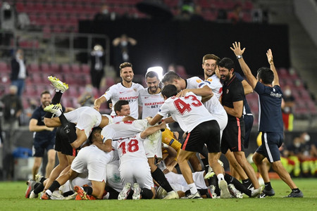 A rekorder Sevilla ismét elhódította az Európa-liga trófeáját