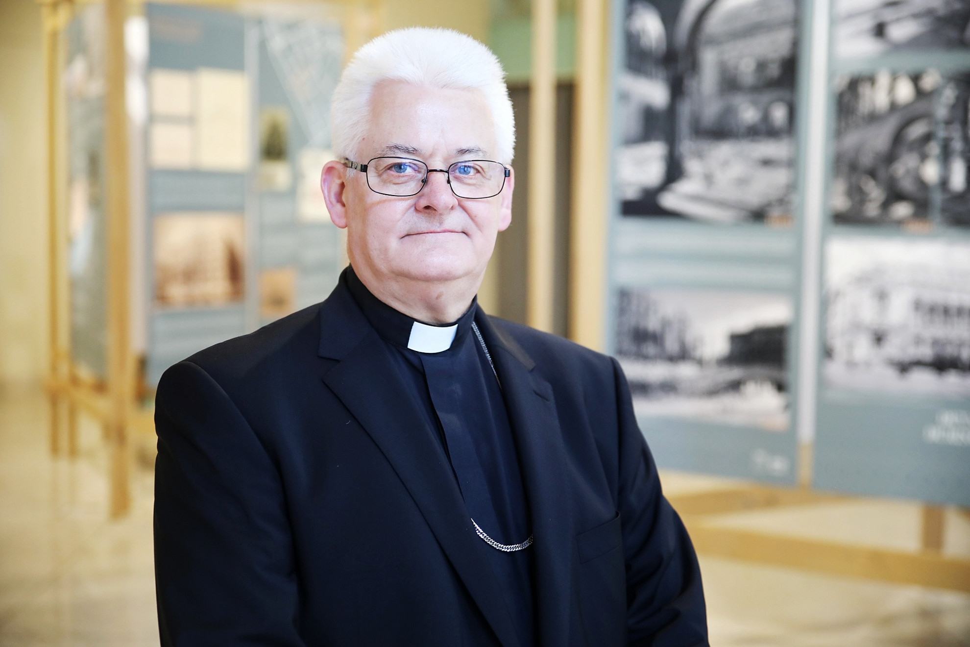 Fotó: MH/Papajcsik Péter A Magyar Művészeti Akadémia Aranyérmét Spányi Antalnak, a Székesfehérvári Egyházmegye megyés püspökének, a Katolikus Rádió vezérigazgatójának adták