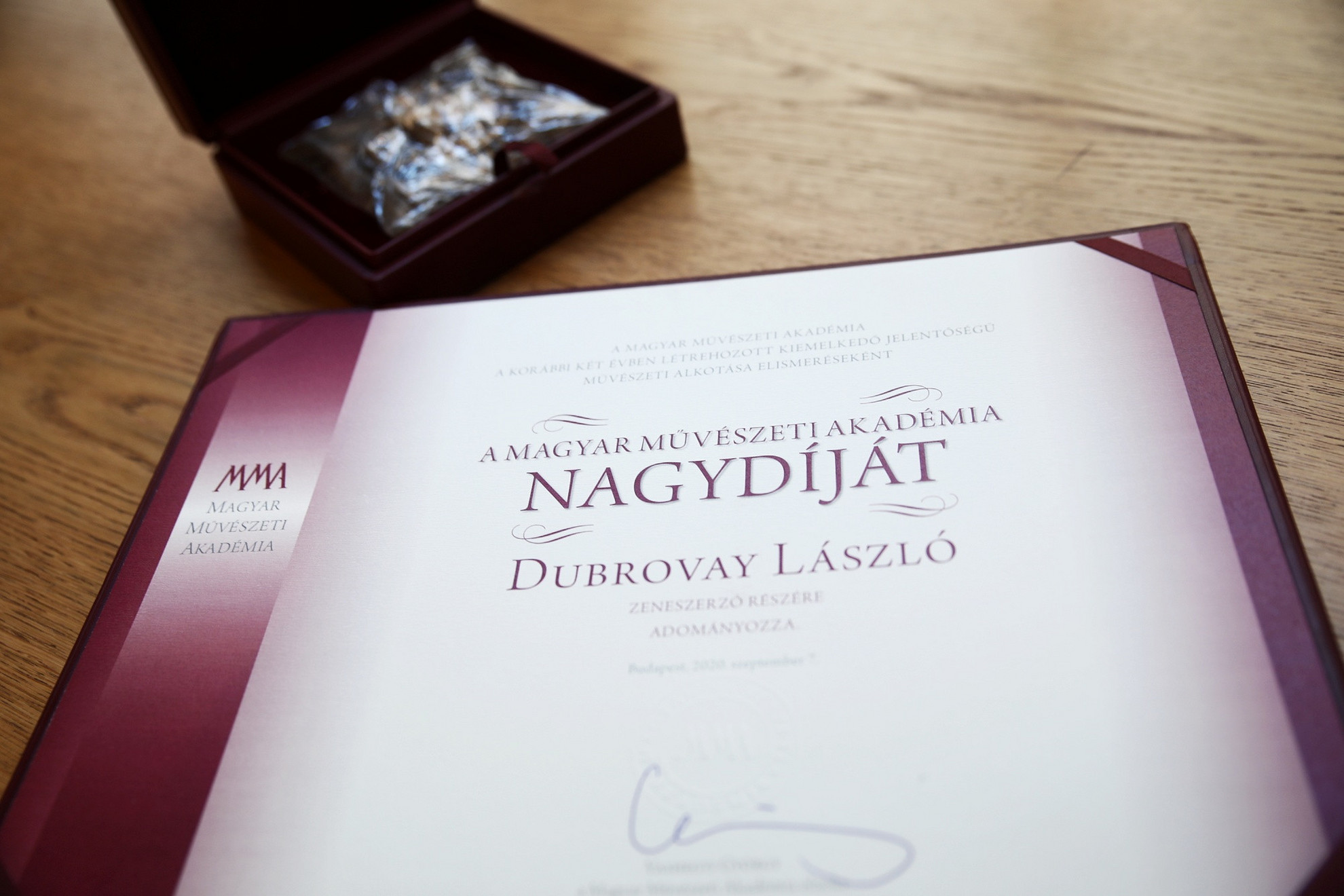 A köztestületi díjak átadásával kezdődött a Magyar Művészeti Akadémia közgyűlése a Pesti Vigadóban