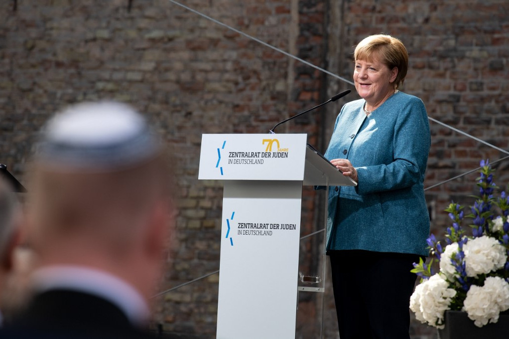 Merkel: Erősödik a zsidóellenesség Németországban