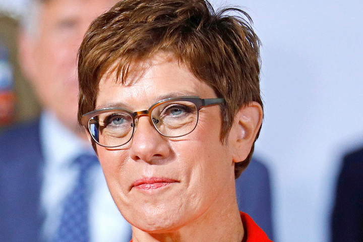 Fotó: AFP/Axel Schmidt Óva intette utódjelöltjeit a CDU-elnök