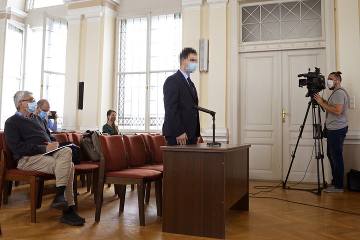 Fotó: MTI/Krizsán Csaba Szeretnék mutatni valamit - mondta a győri fiú a tanárnőnek, majd beledöfte a hátába a kést