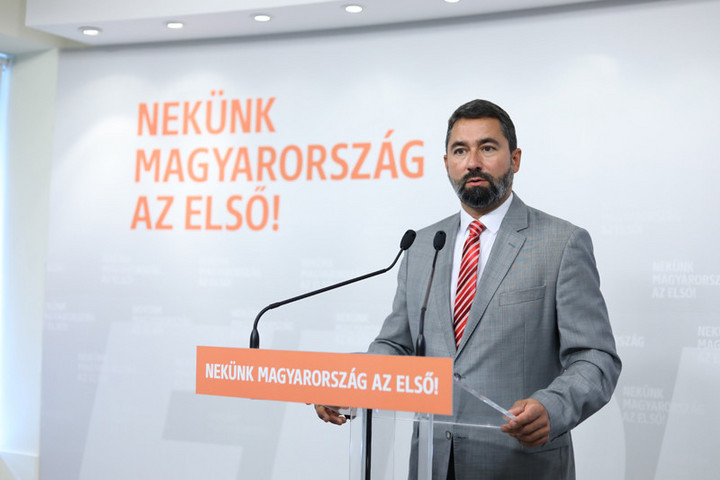 Fotó: MH/Hegedüs Róbert Szolidaritásról szóló állásfoglalás Lengyelország mellett