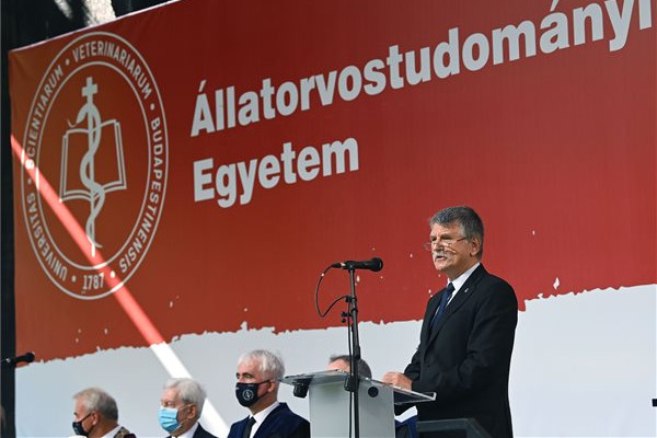 Kövér: A XXI. század embere számára felértékelődik a biztonság kérdése