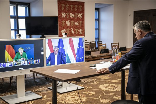 Fotó: MTI/Miniszterelnöki Sajtóiroda Uniós vezetőkkel tárgyalt Orbán Viktor