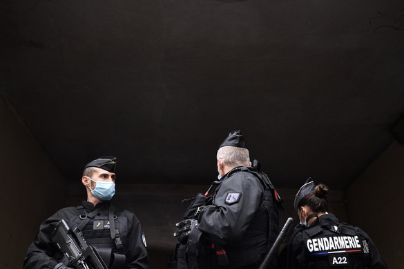 Késes támadót öltek meg a rendőrök Párizsban