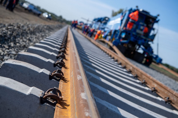 Újraindult a teherforgalom a felújított Szeged–Röszke-vasútvonalon