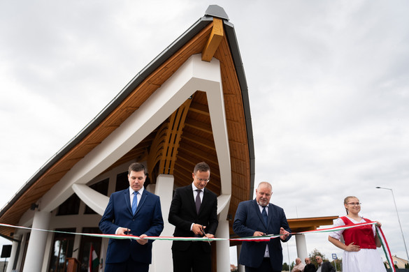 Szijjártó: A magyar kulturális örökség kiemelkedő szeletét képviseli Makovecz Imre munkássága