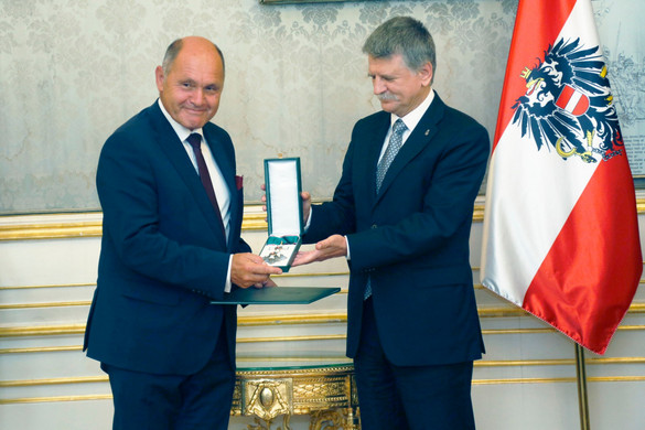 Magas állami kitüntetést adott át az osztrák alsóház elnökének Kövér László
