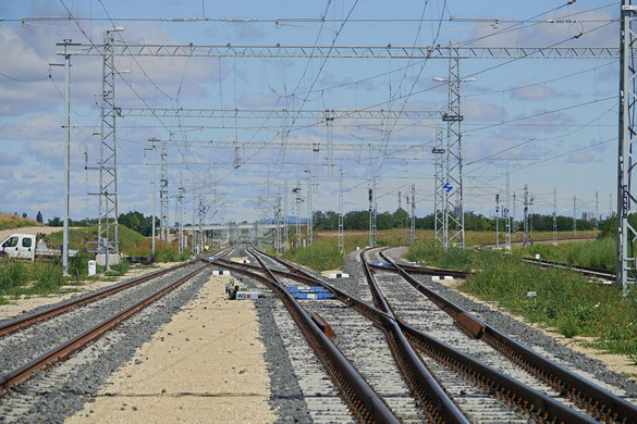 Két nagyszabású dunántúli vasútfejlesztés előkészítése kezdődhet el