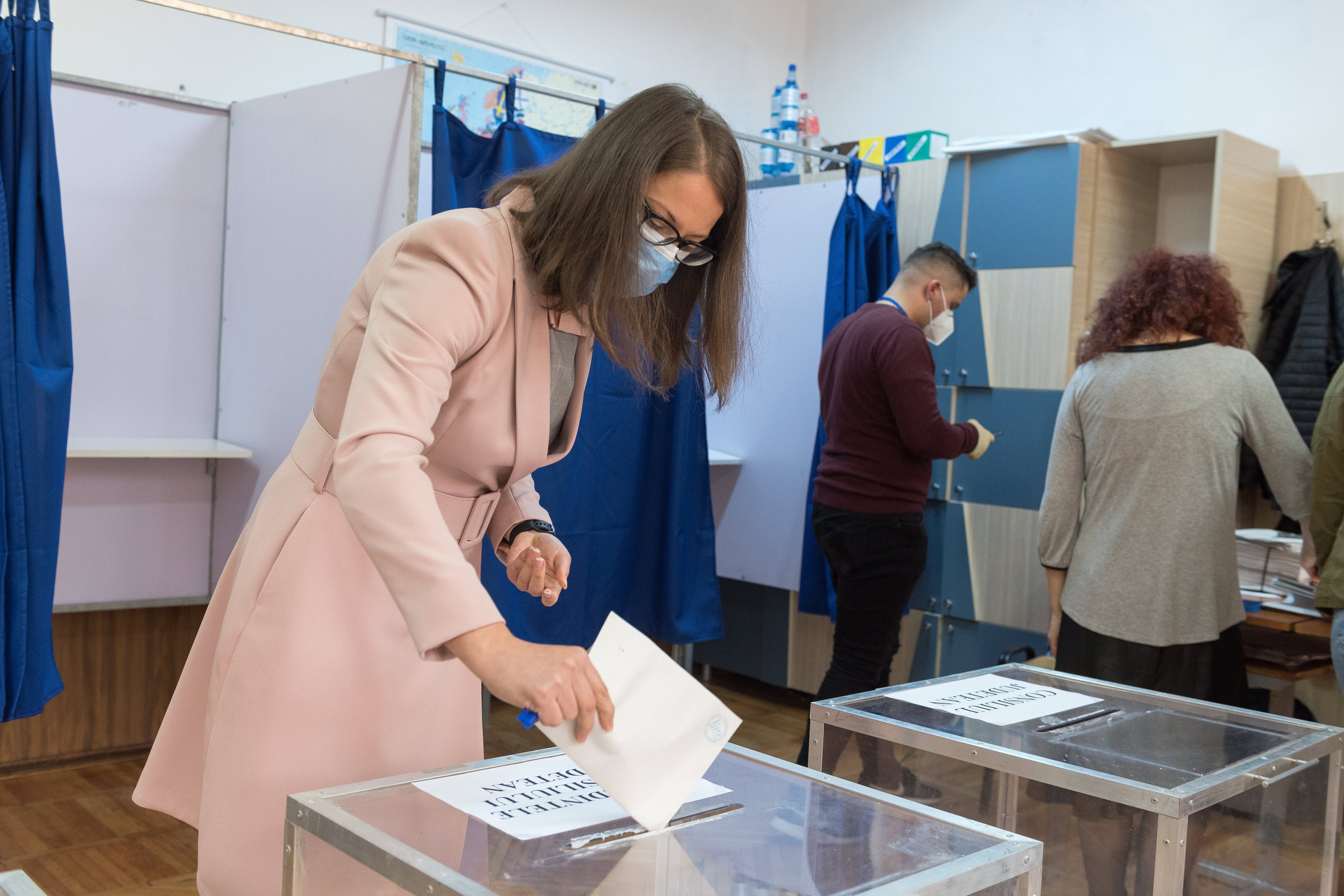 Önkormányzati vezetőket választanak Romániában