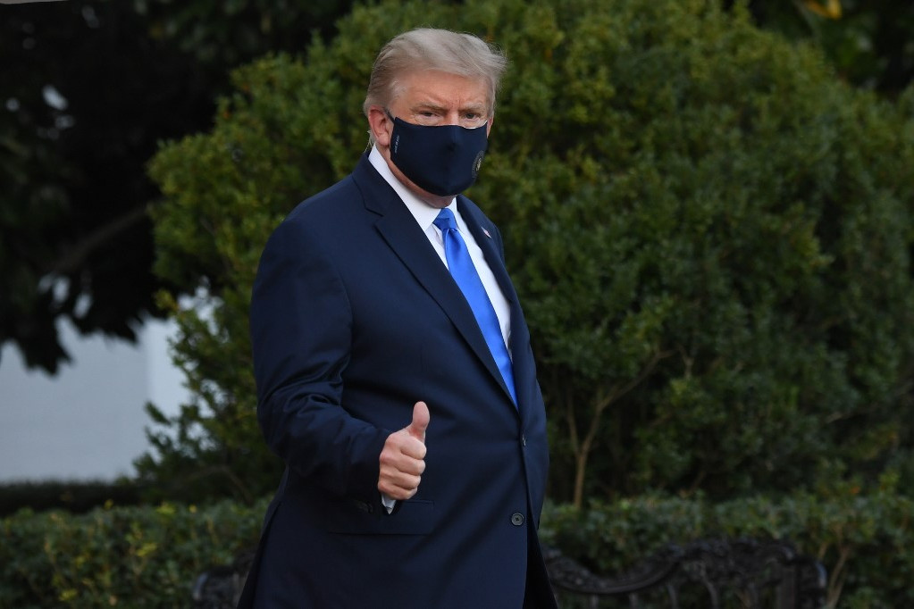 Trump elhagyhatja a kórházat, de még gyógyszert kell szednie