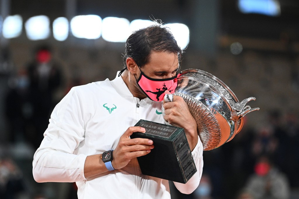Fotó: AFP/Anne-Christine POUJOULAT Rafael Nadal a 20. Grand Slam-trófeájával
