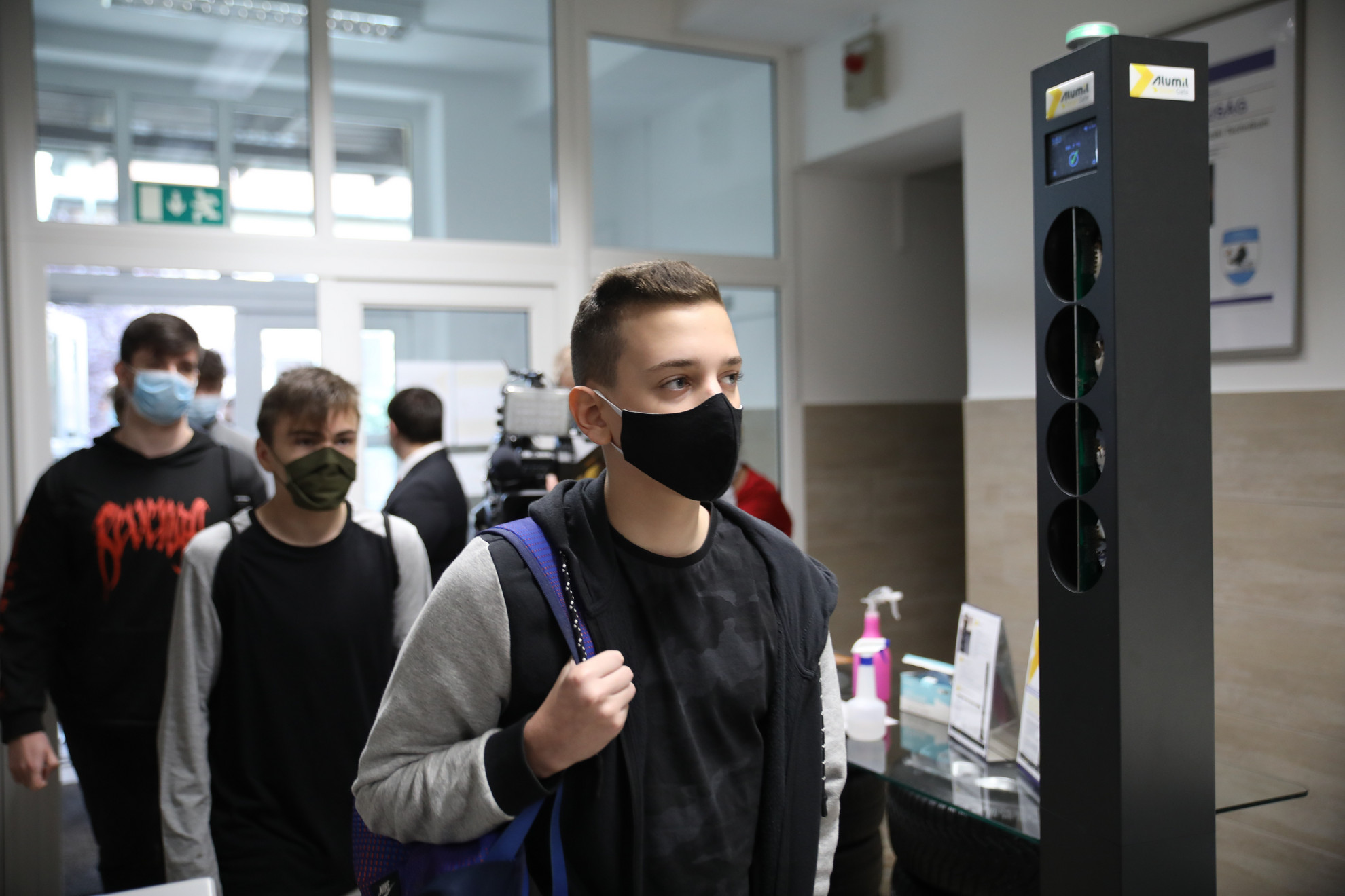 Fotó: MH/Bodnár Patrícia Digitális testhőmérő kapu a Budapesti Műszaki Szakképzési Centrumban