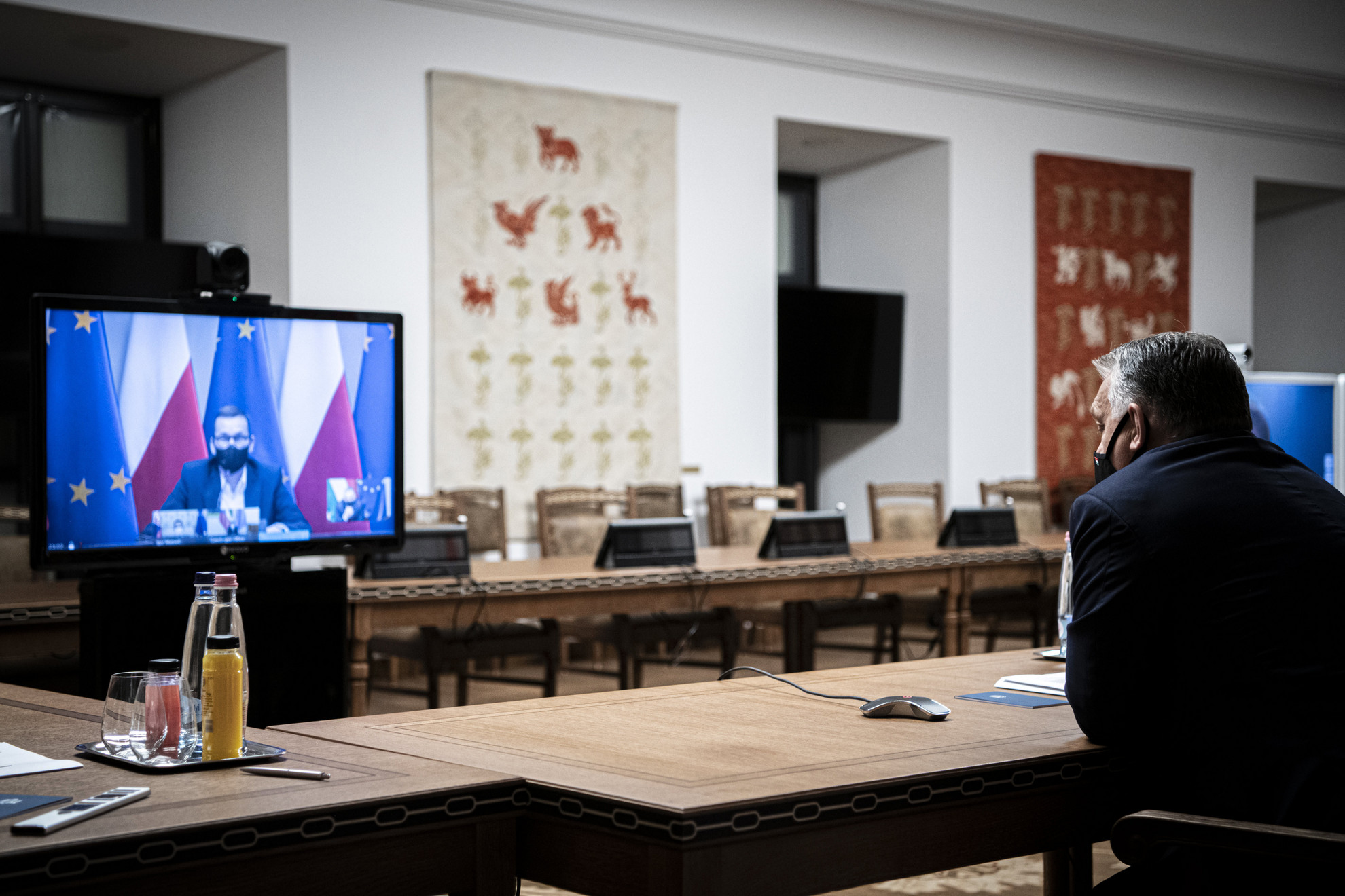 Fotó: MTI/Miniszterelnöki Sajtóiroda Orbán Viktor miniszterelnök videókonferencián egyeztet a visegrádi partnerekkel