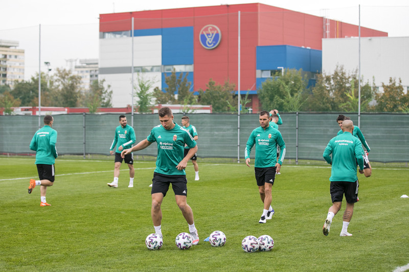 Willi Orban (elöl) jó formában várhatja a találkozót, hétvégén gólt szerzett a Schalke ellen a Bundesligában