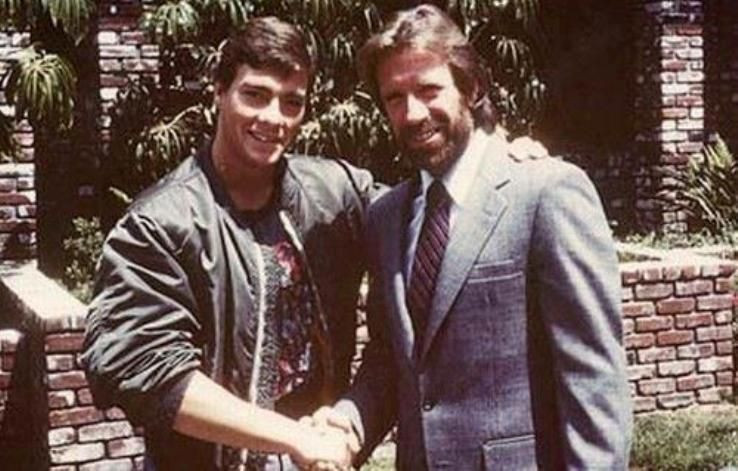 Fotó: Pinterest Chuck Norris sokat segített Van Damme-nak karrierje kezdeti szakaszában