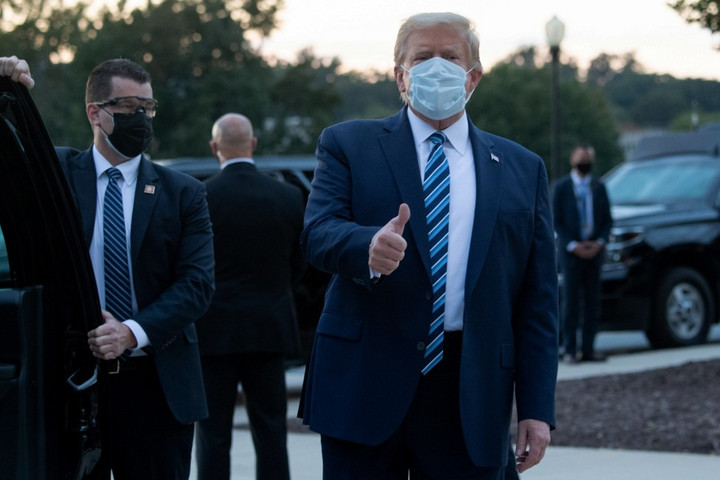 Orvosai szerint Donald Trump teljesen tünetmentes
