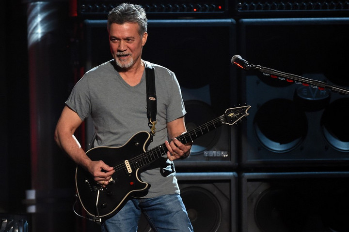 Fotó: AFP/Getty Images North America/Ethan Miller Meghalt Eddie Van Halen