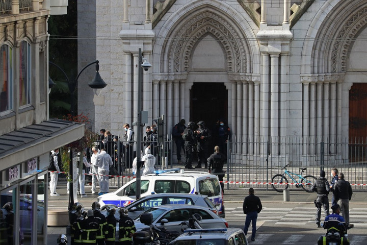 Franciaországban a legmagasabb szintre emelték a terrorkészültséget