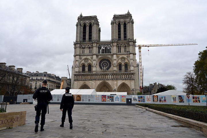Fotó: AFP/Bertrand GUAY Öt év alatt negyedszerre támadtak katolikus templomra Franciaországban