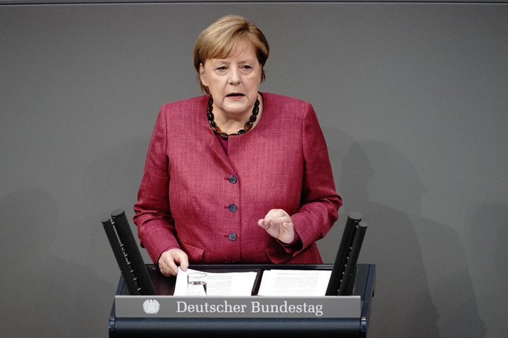 Fotó: AFP/Kay Nietfeld Merkel: Csak összetartással és nyílt párbeszéddel lehet megbirkózni a járvánnyal