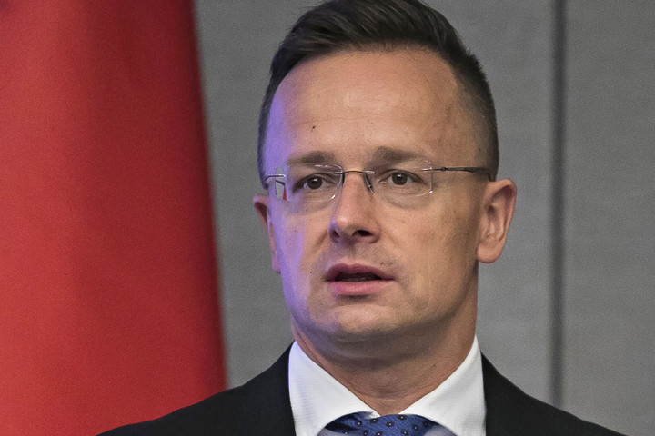 Szijjártó Péter felajánlotta Magyarország segítségét a román külügyminiszternek