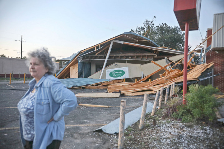 Fotó: AFP/Sandy Huffaker A kettes erősségű hurrikánnak három halálos áldozata van, és New Orleans lakónegyedei is víz alá kerültek