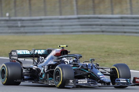 Bottas rajtolhat az első helyről a Nürburgringen