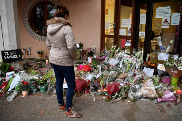 Sokkolta Franciaországot a történelemtanár elleni merénylet