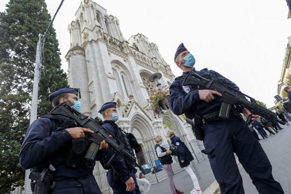 További támadásoktól tart a francia belügyminiszter