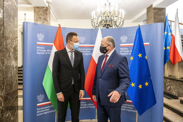 „Lengyelországot és Magyarországot nem lehet zsarolni az uniós források felhasználása során”