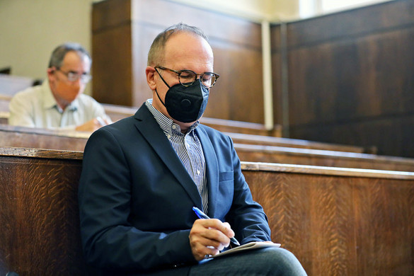 Folytatódott a volt MSZP-s Simon Gábor büntetőpere