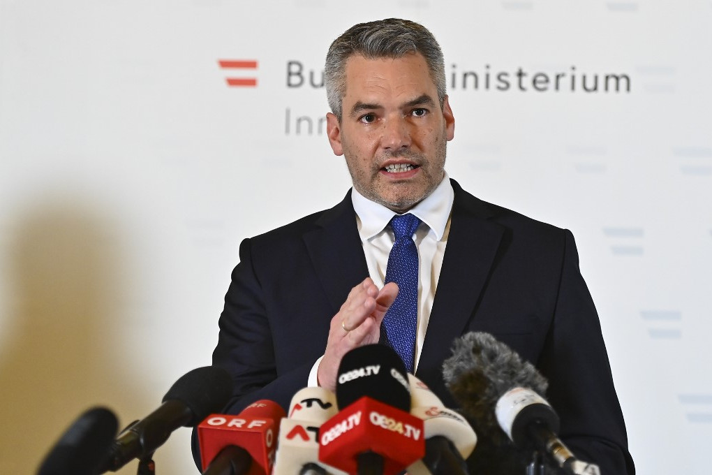 Karl Nehammer osztrák belügyminiszter a kedd hajlani sajtótájékoztatón