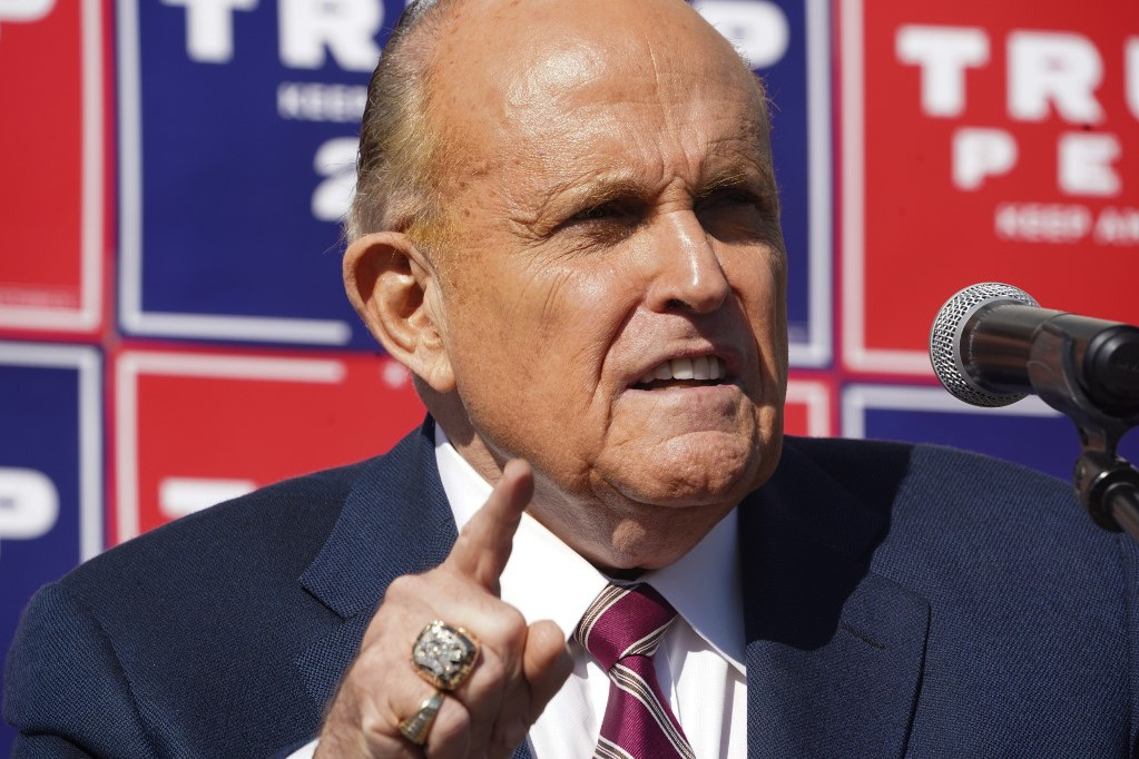 Fotó: Bryan R. Smith / AFP Rudy Giuliani feltette a kérdést: hány halott szavazhatott?