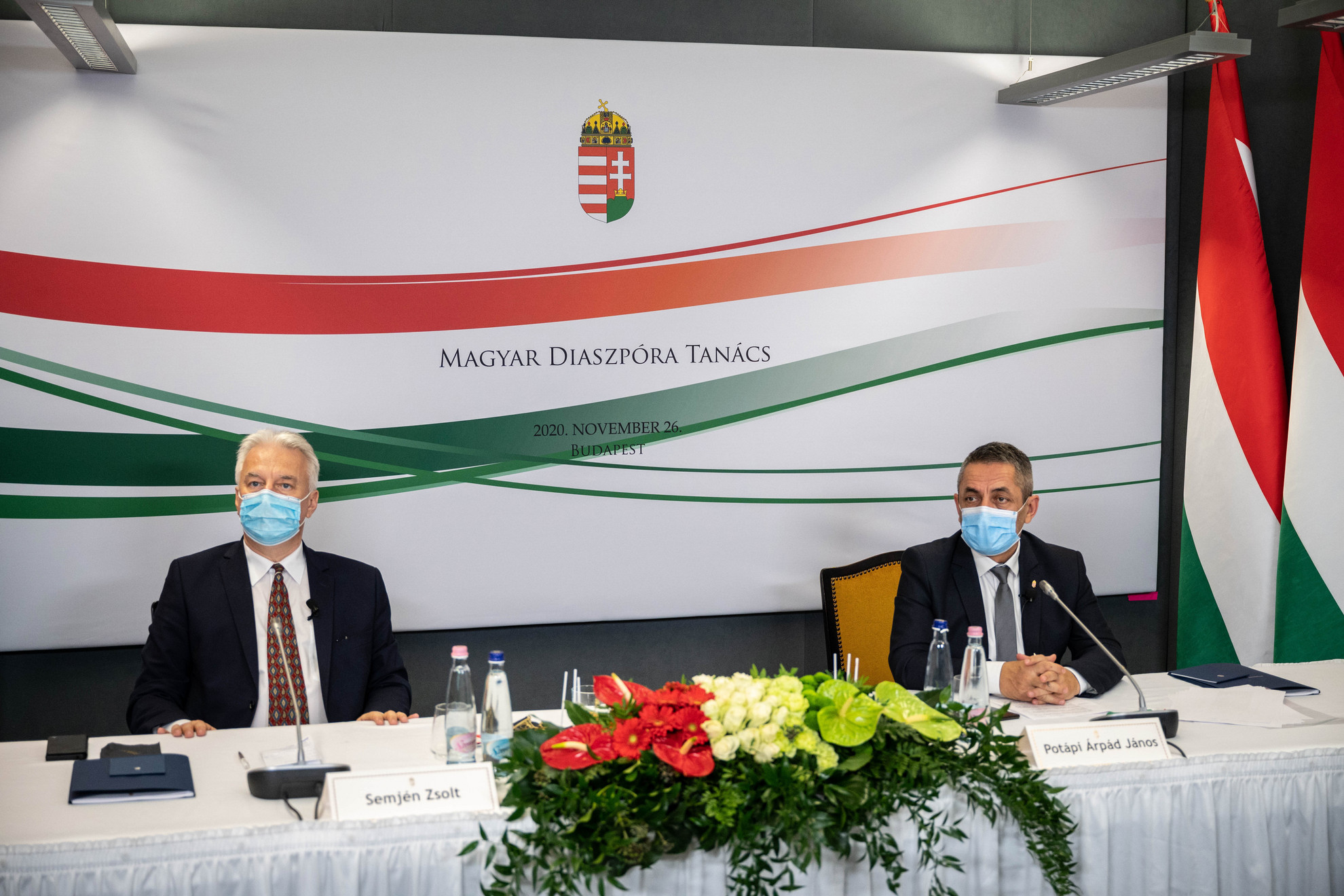 Fotó: MTI/Miniszterelnökség/Botár Ge Semjén Zsolt nemzetpolitikáért felelős miniszterelnök-helyettes (b) és Potápi Árpád János, a Miniszterelnökség nemzetpolitikáért felelős államtitkára Budapesten, a Magyar Diaszpóra Tanács ülésén 2020. november 26-án