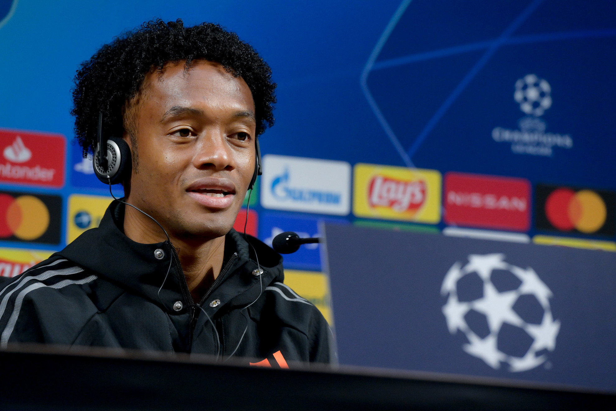 Fotó: MTI/Koszticsák Szilárd Juan Cuadrado, a Juventus kolumbiai labdarúgója a Puskás Arénában tartott sajtótájékoztatón 2020. november 3-án