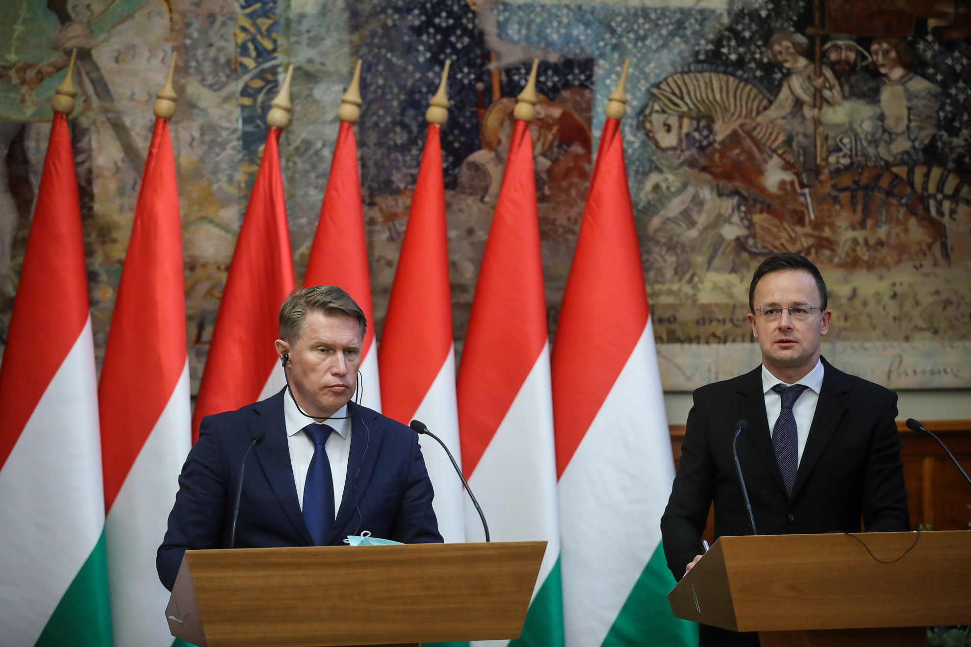 Fotó: MH/Hegedüs Róbert Szijjártó Péter, aki Mihail Murasko orosz egészségügyi miniszterrel egyeztetett
