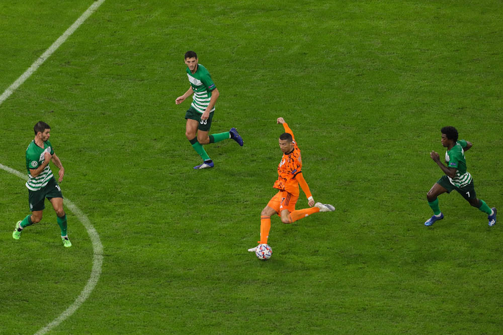 Fotó: MH/Purger Tamás Cristiano Ronaldo ereszt meg egy lövést