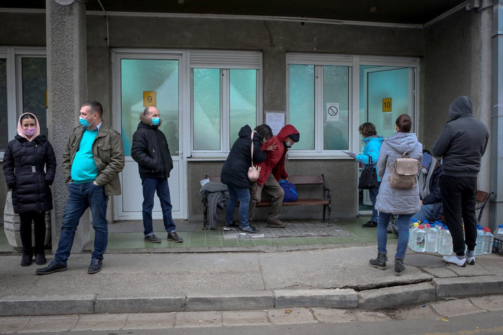 Fotó: OLIVER BUNIC / AFP Szerbiában bezárhatják az iskolákat